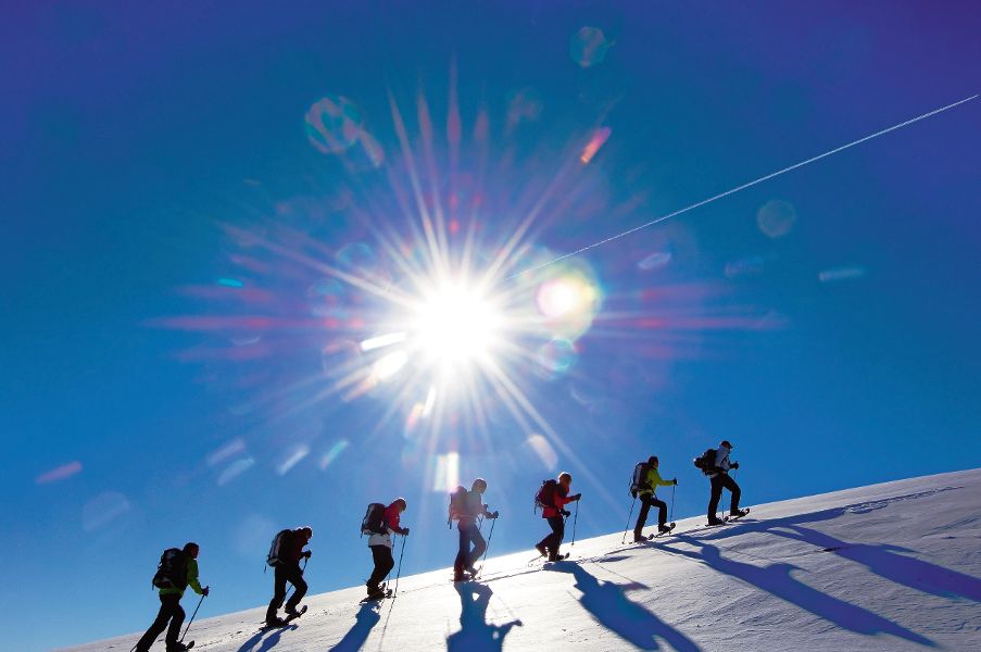 ENGADIN St. Moritz: Schneeschuhwanderer